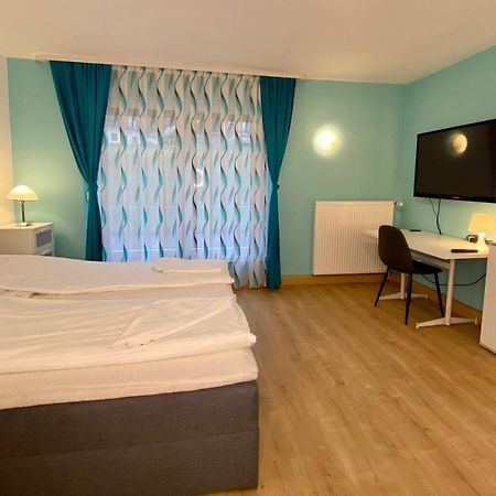 Privatzimmer Im Apartment - Apple Tv Netflix Kingsize Bett Arbeitsplatz Naehe Hbf Κόμπλεντς Εξωτερικό φωτογραφία