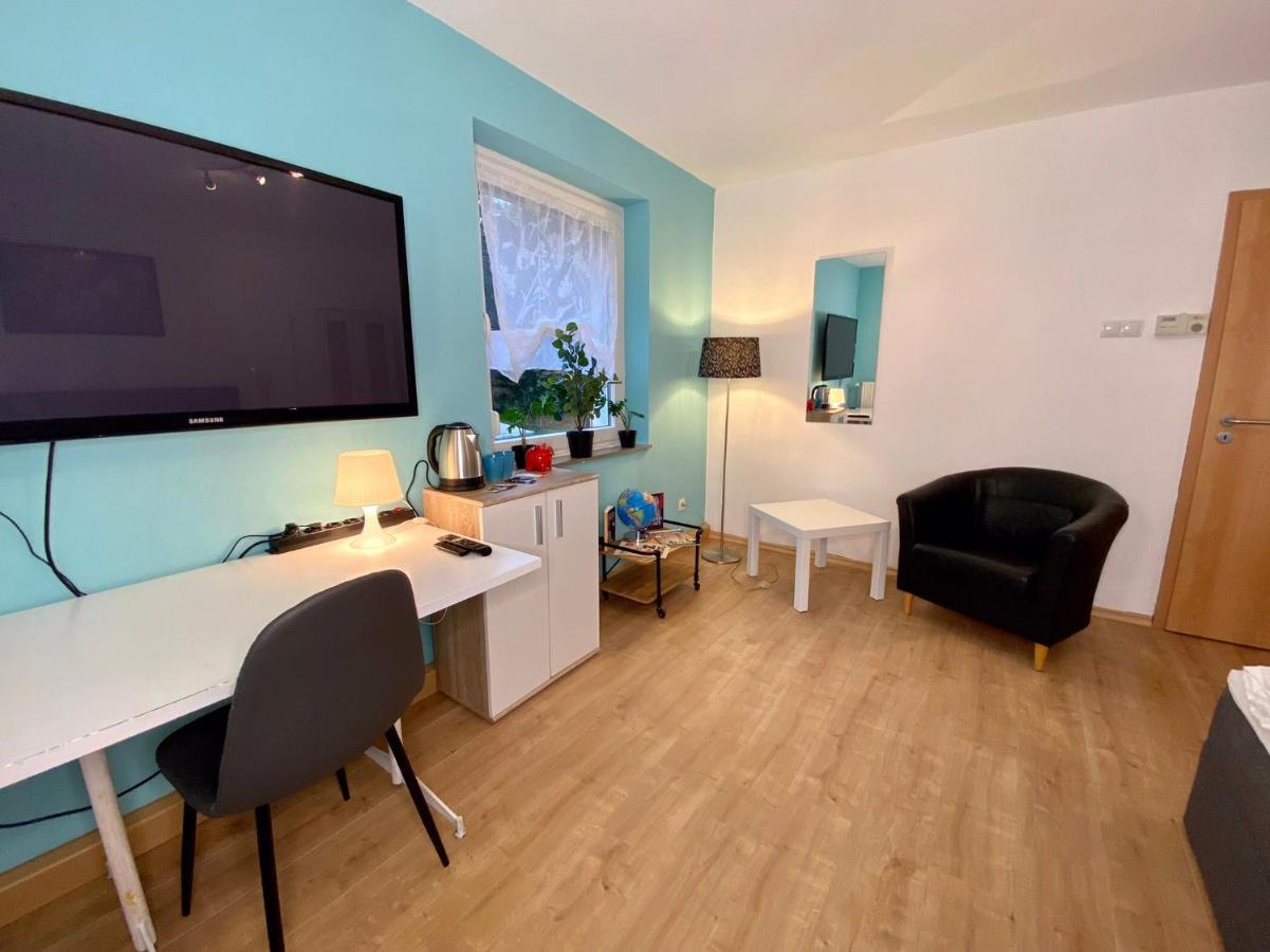 Privatzimmer Im Apartment - Apple Tv Netflix Kingsize Bett Arbeitsplatz Naehe Hbf Κόμπλεντς Εξωτερικό φωτογραφία