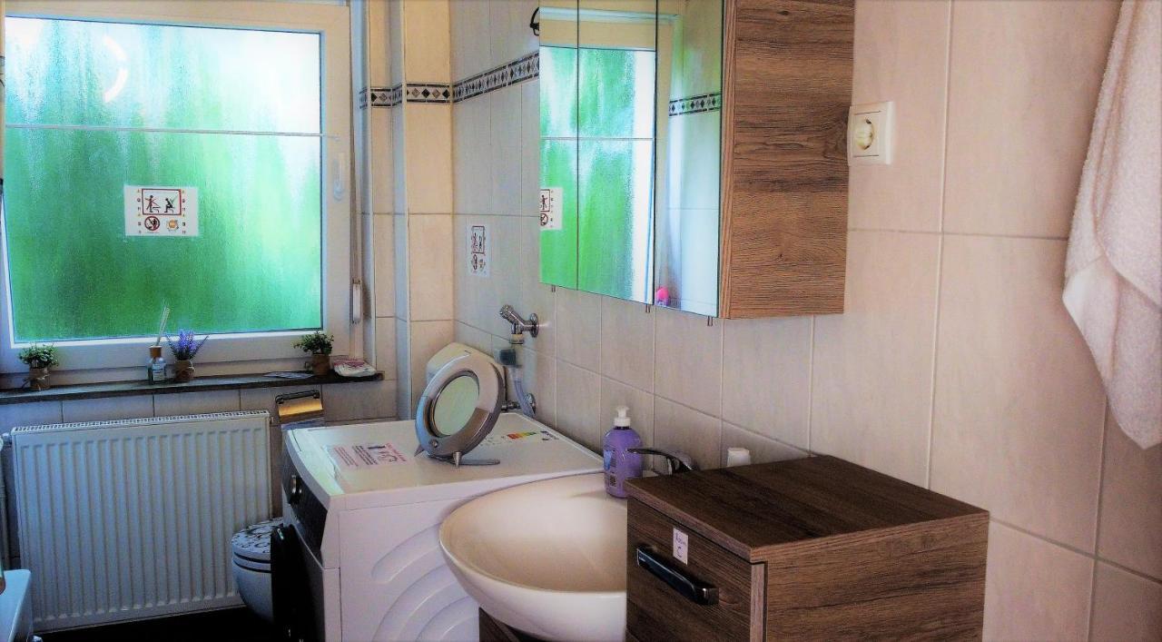 Privatzimmer Im Apartment - Apple Tv Netflix Kingsize Bett Arbeitsplatz Naehe Hbf Κόμπλεντς Εξωτερικό φωτογραφία