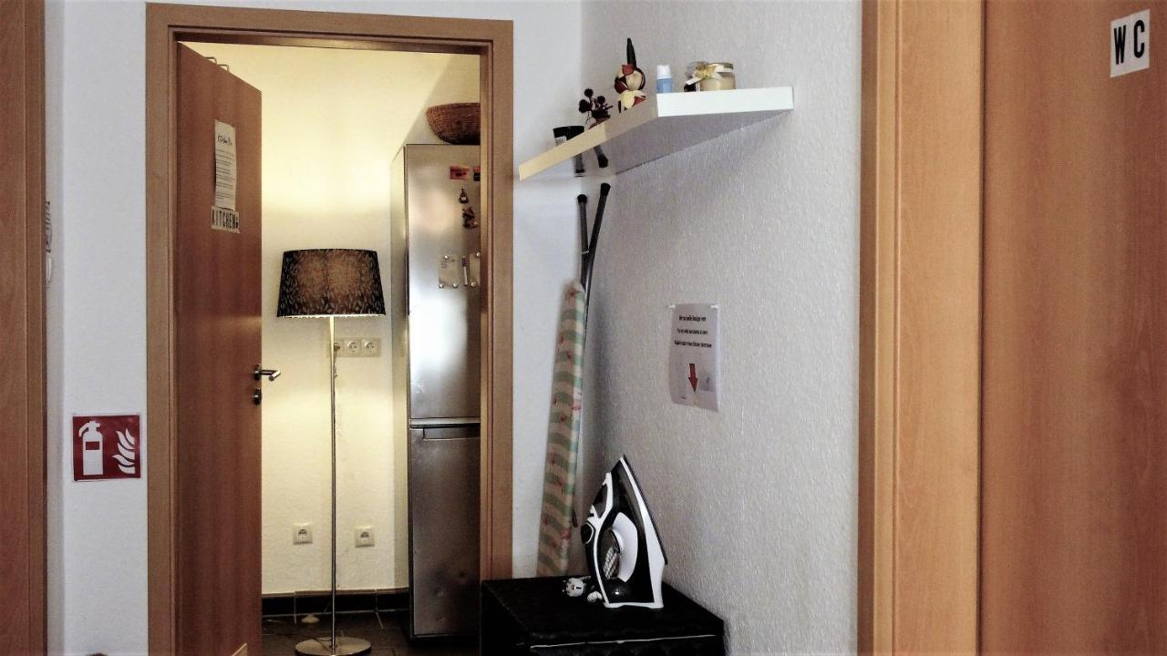Privatzimmer Im Apartment - Apple Tv Netflix Kingsize Bett Arbeitsplatz Naehe Hbf Κόμπλεντς Εξωτερικό φωτογραφία