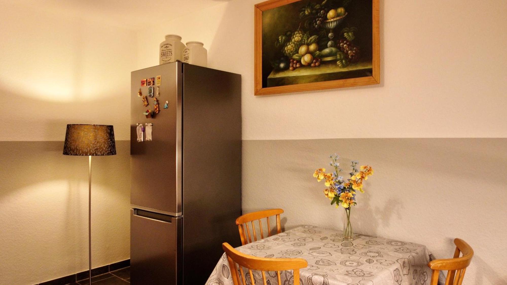 Privatzimmer Im Apartment - Apple Tv Netflix Kingsize Bett Arbeitsplatz Naehe Hbf Κόμπλεντς Εξωτερικό φωτογραφία